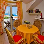 With Parking Space Hvar - 23674 Apartamento
